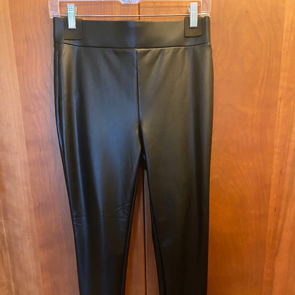 LOFT Pants - LOFT vegan black leggings for Petite